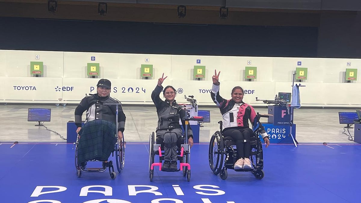 Avani Lekhara (c) bags gold with Mona Agarwal (right) with the bronze. Korea's Lee takes silver. - PCI